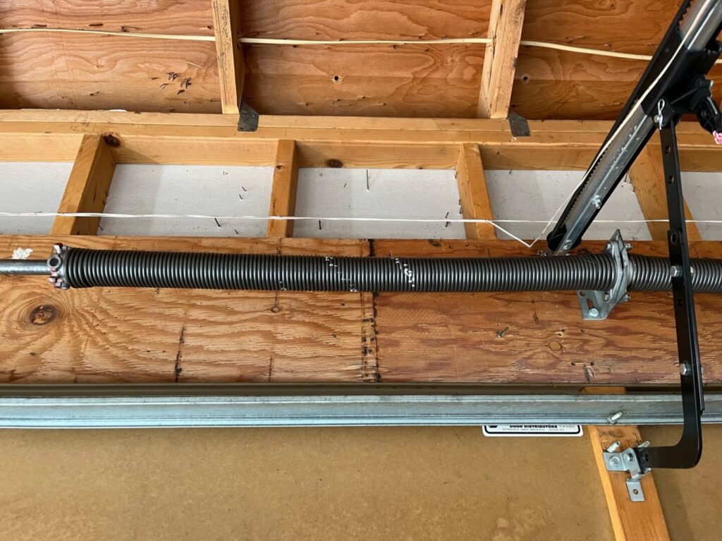 garage won't stay closed